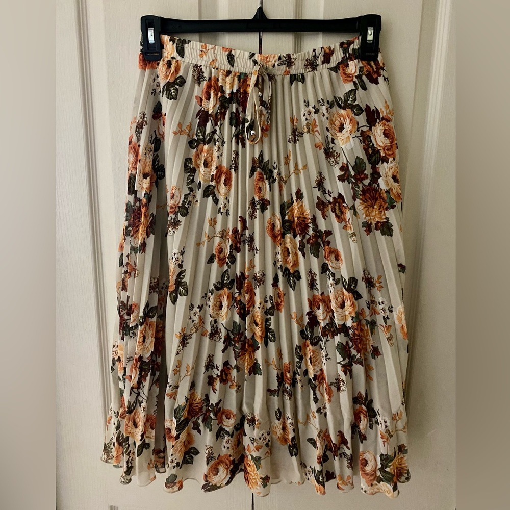 Blue Blossom Large Pleated skirt